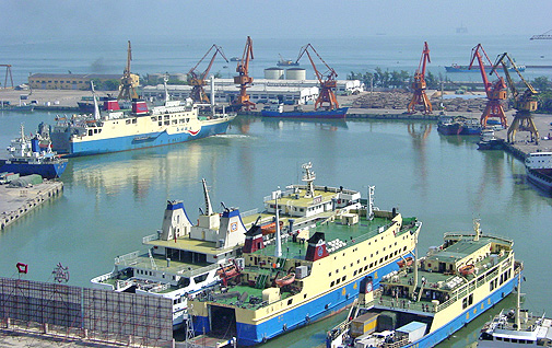 南港(海口南港)   南港码头位于秀英区郊区海口火车站沿滨海西路